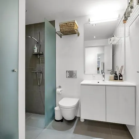 Heart Of Aarhus, Modern And Paid Parking Nearby * Århus